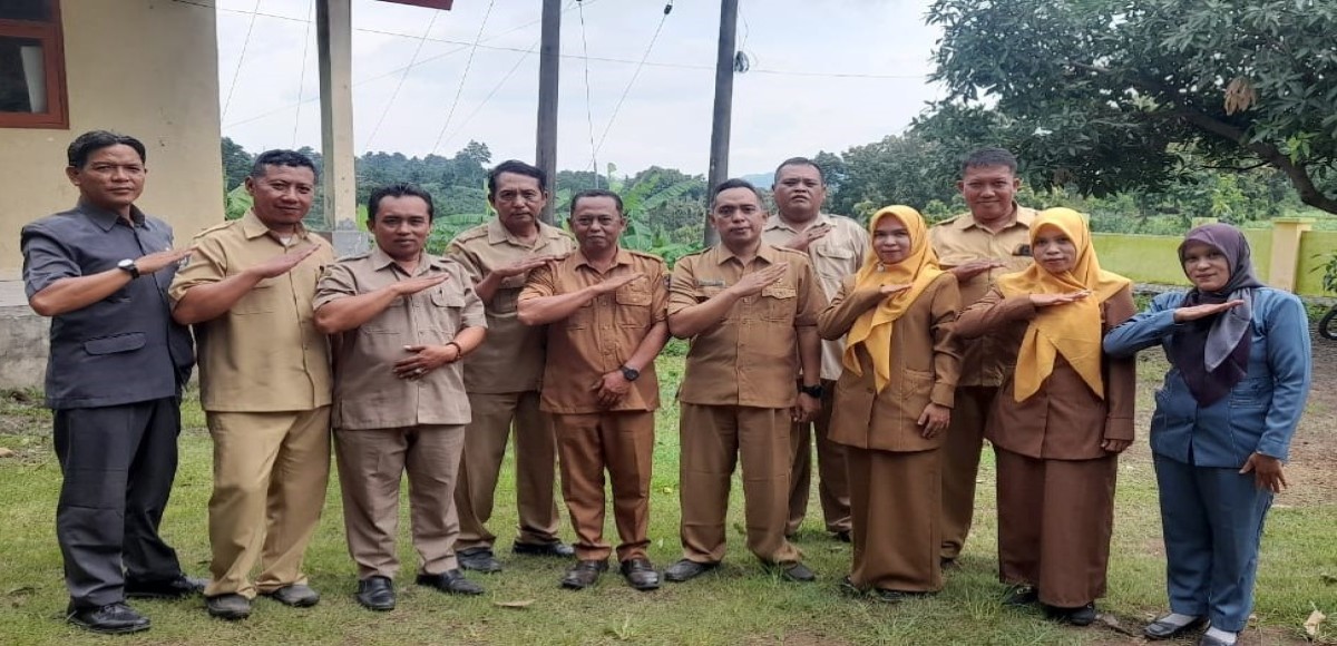 KEPALA SEKOLAH DAN PARA DEWAN GURU